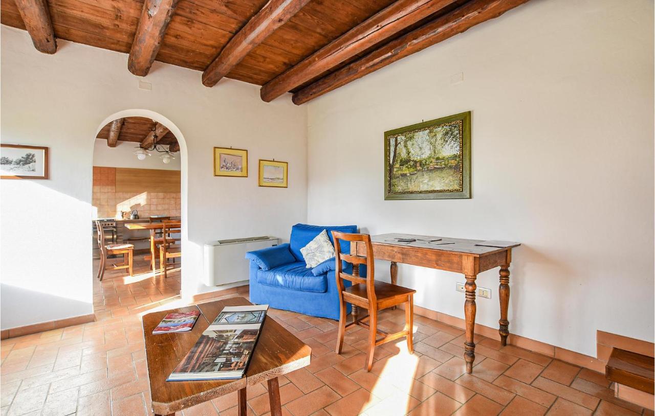 2 Bedroom Awesome Home In Taglio Di Po Ro Porto Viro Bagian luar foto