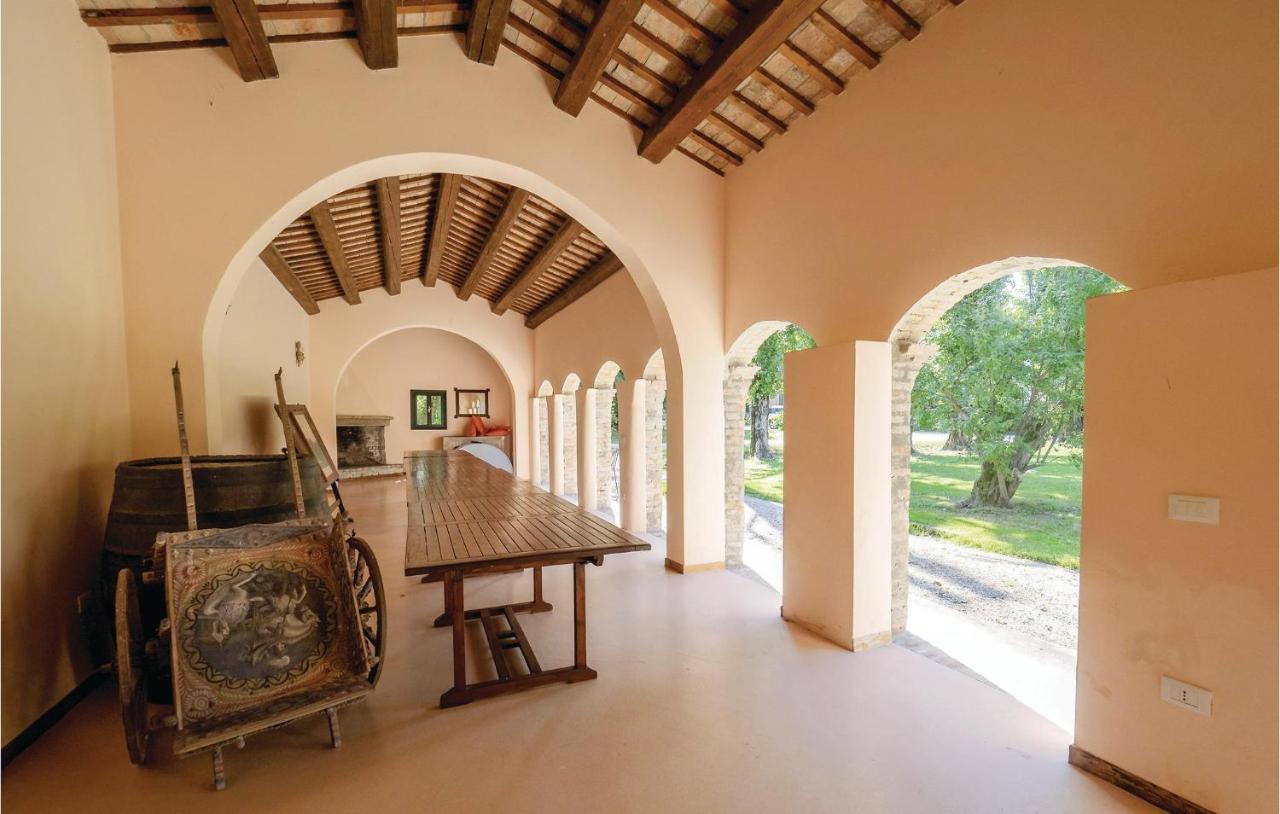 2 Bedroom Awesome Home In Taglio Di Po Ro Porto Viro Bagian luar foto