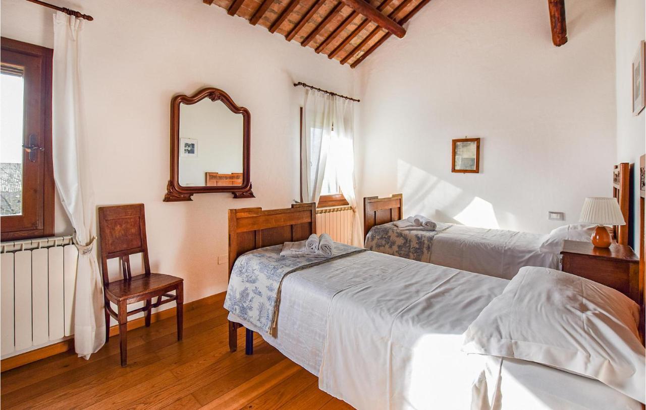 2 Bedroom Awesome Home In Taglio Di Po Ro Porto Viro Bagian luar foto